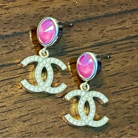 —SOLD OUT—Chanel 2020 CC Gold & Crystal Earrings with Simulated Tourmaline - Picture 3 of 13